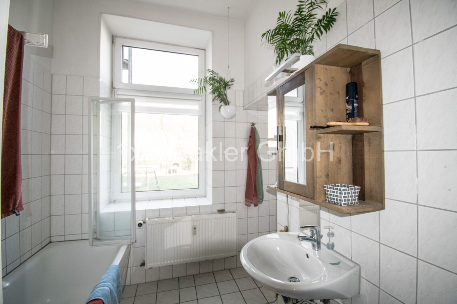 Helle 3 Raum Whg. im EG mit Balkon Stadtzentrum