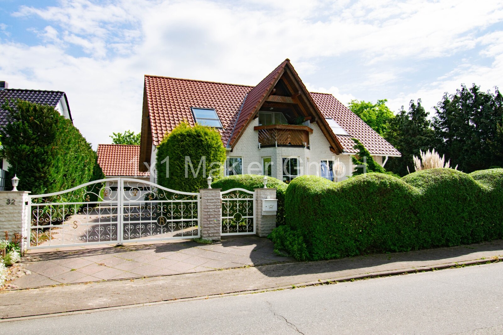 Architektonisches Einfamilienhaus in begehrter Lage mit Seeblick